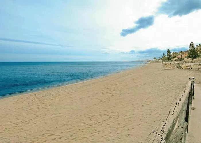 아파트 Penthouse On The Beachfront 에스테포나