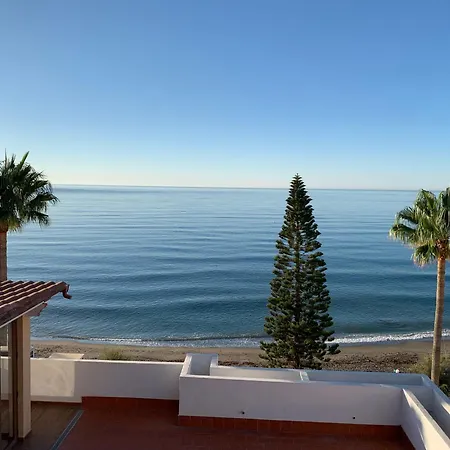 Penthouse On The Beachfront * Естепона